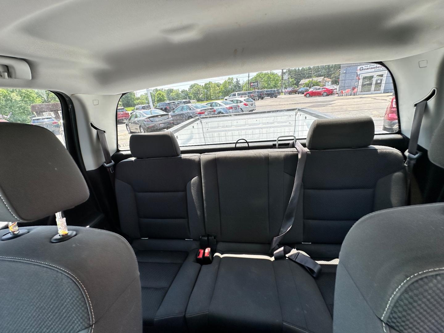 2017 White /Black Chevrolet Silverado 1500 LT (1GCVKREH5HZ) with an 4.3L V6 OHV 12V engine, 6-Speed Automatic transmission, located at 11115 Chardon Rd. , Chardon, OH, 44024, (440) 214-9705, 41.580246, -81.241943 - Photo#34